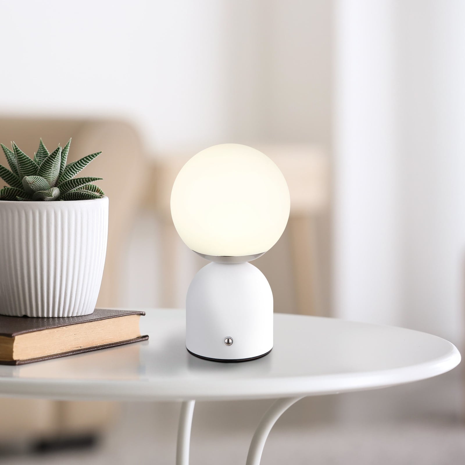 LED oppladbar bordlampe Julsy hvit CCT dimbar sett forfra