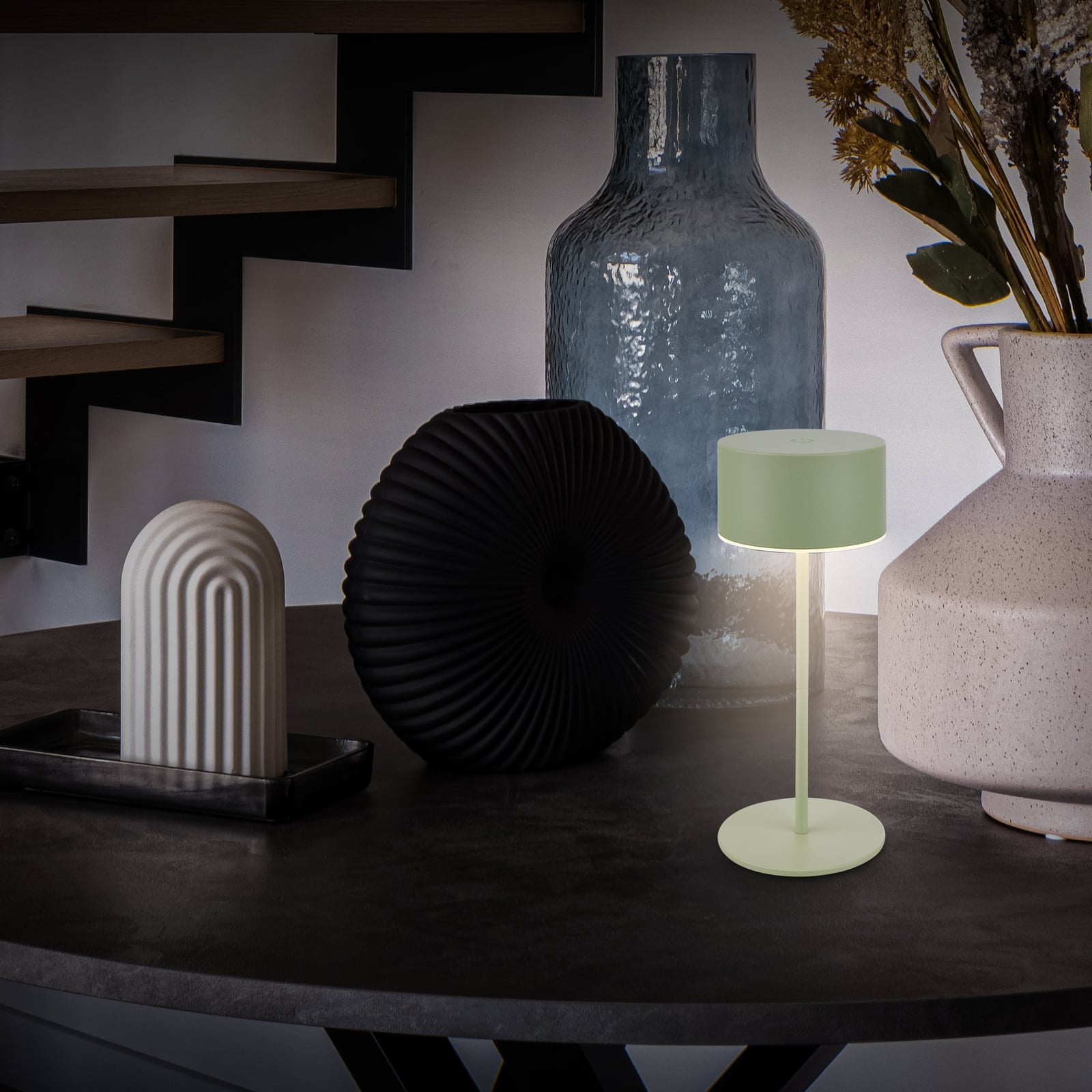 LED oppladbar bordlampe Kira grønn dimbar bakside