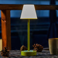 LED oppladbar bordlampe Lola Slim dimbar lime IP44 forfra