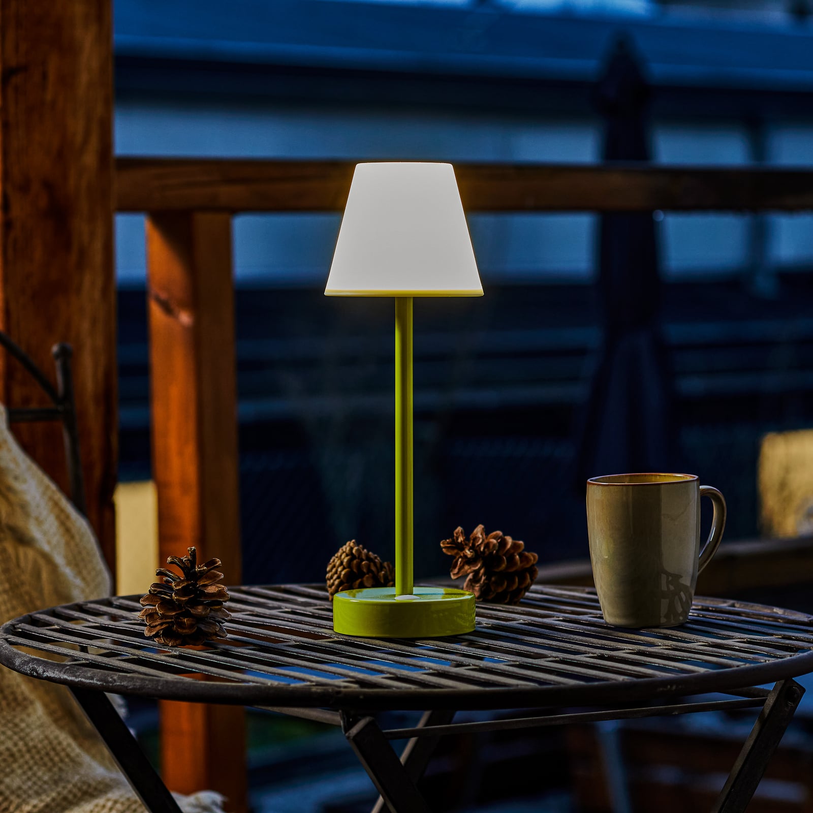 LED oppladbar bordlampe Lola Slim dimbar lime IP44 bakside