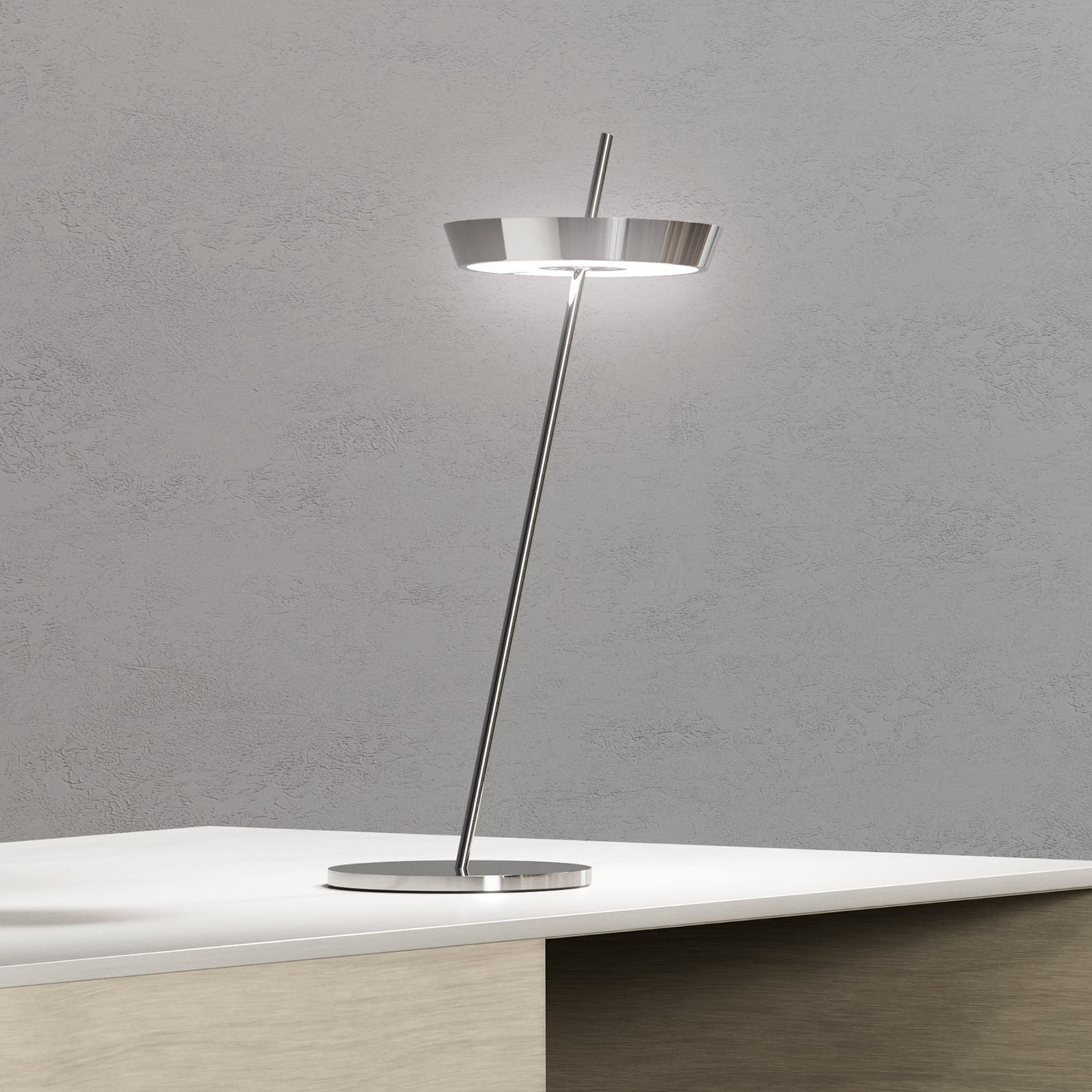 LED oppladbar bordlampe Mahina krom aluminium CCT dimbar forfra