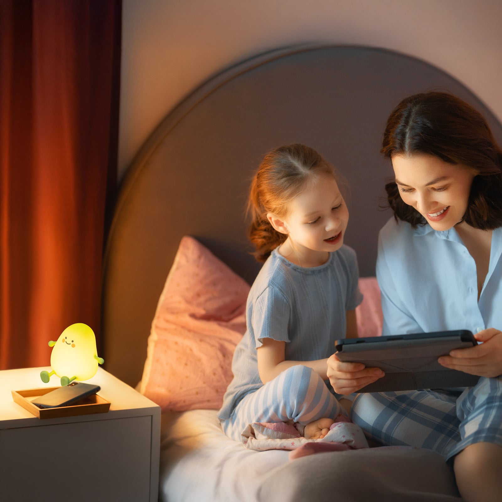 LED oppladbar bordlampe Mango hvit dimbar med timer bakside