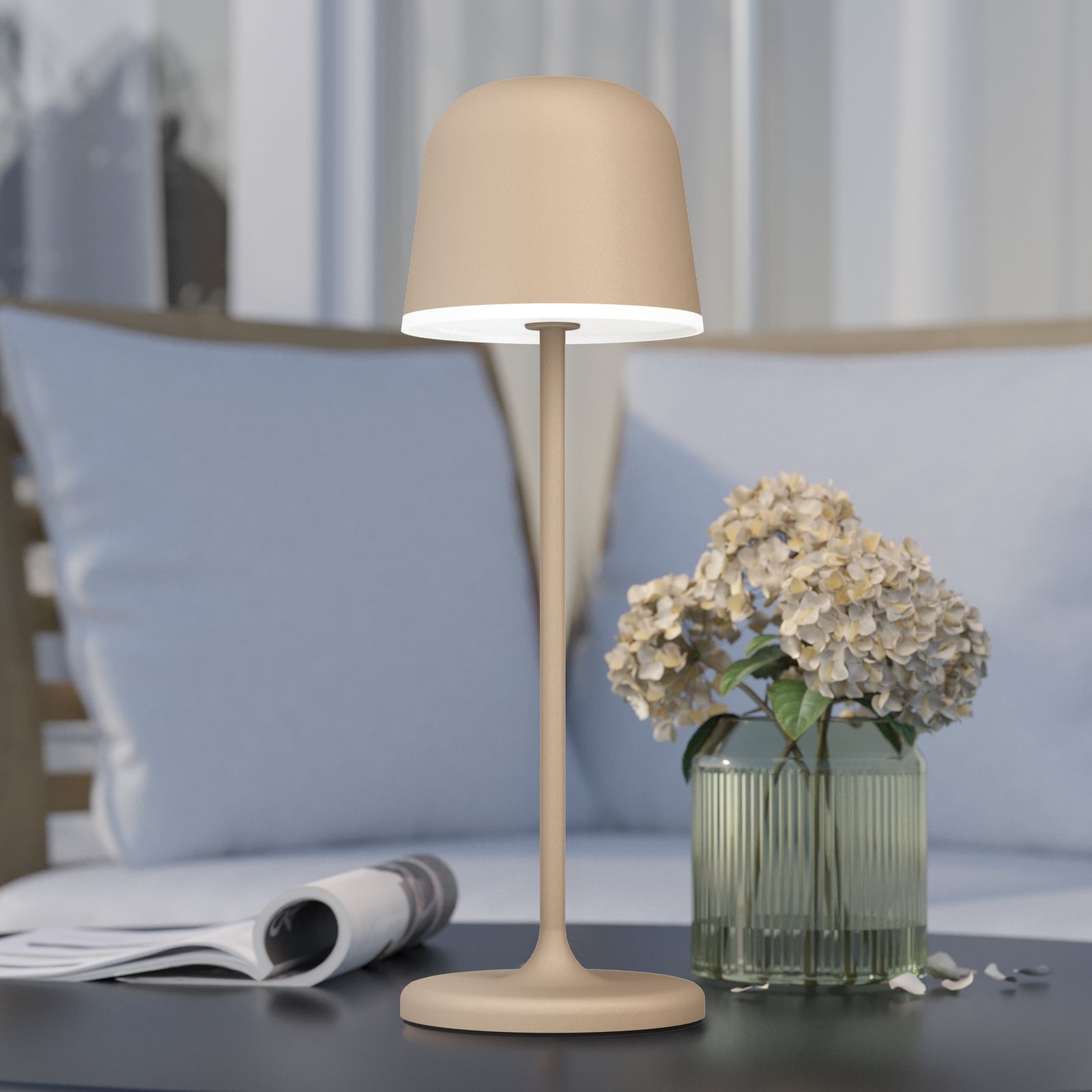 LED oppladbar bordlampe Mannera sand dimbar IP54 fra forfra