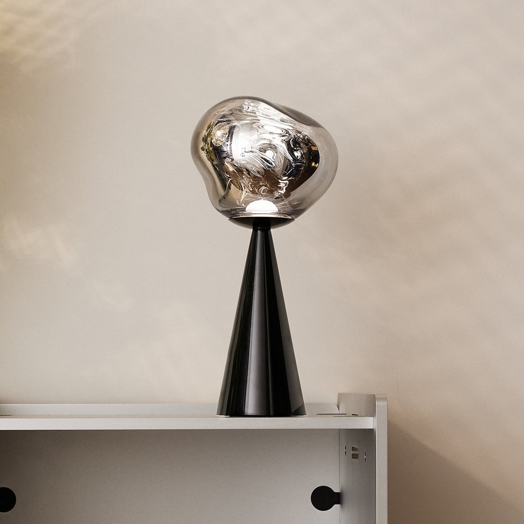 LED oppladbar bordlampe Melt Portable svart forfra