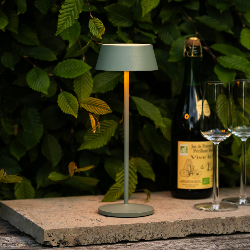 LED oppladbar bordlampe Menton grønn aluminium IP54 dimbar detalj