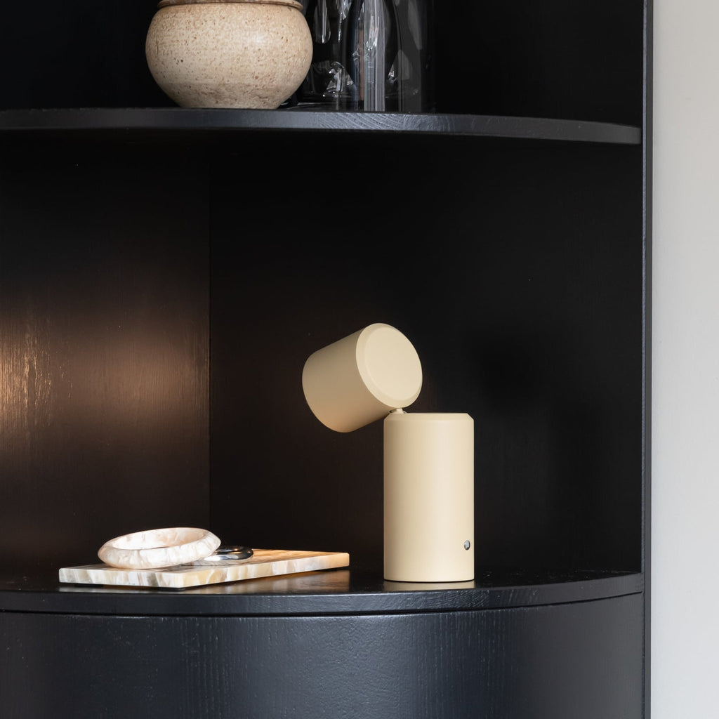 LED oppladbar bordlampe Milan dimbar beige aluminium - IT'S ABOUT ROMI