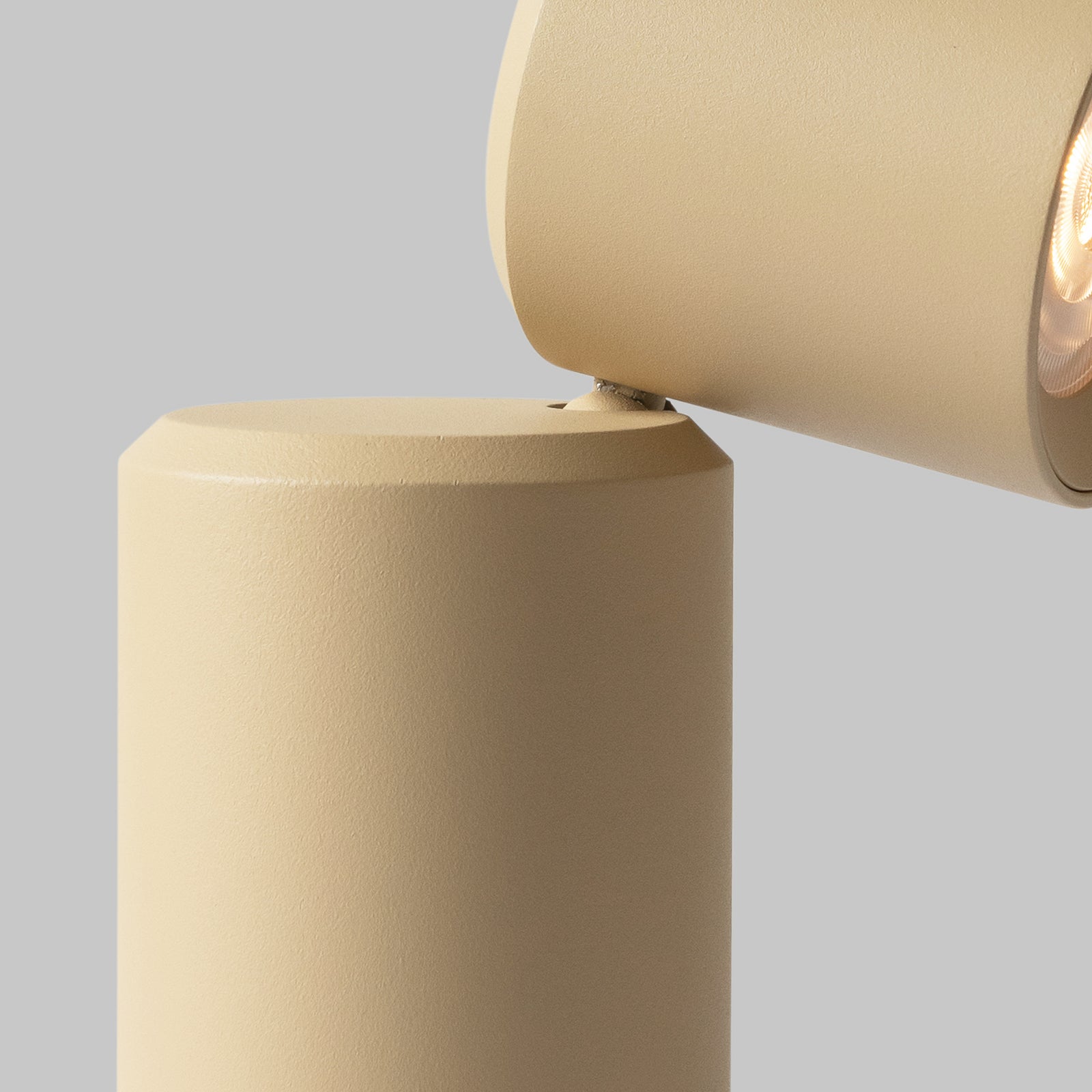 LED oppladbar bordlampe Milan dimbar beige aluminium - IT'S ABOUT ROMI