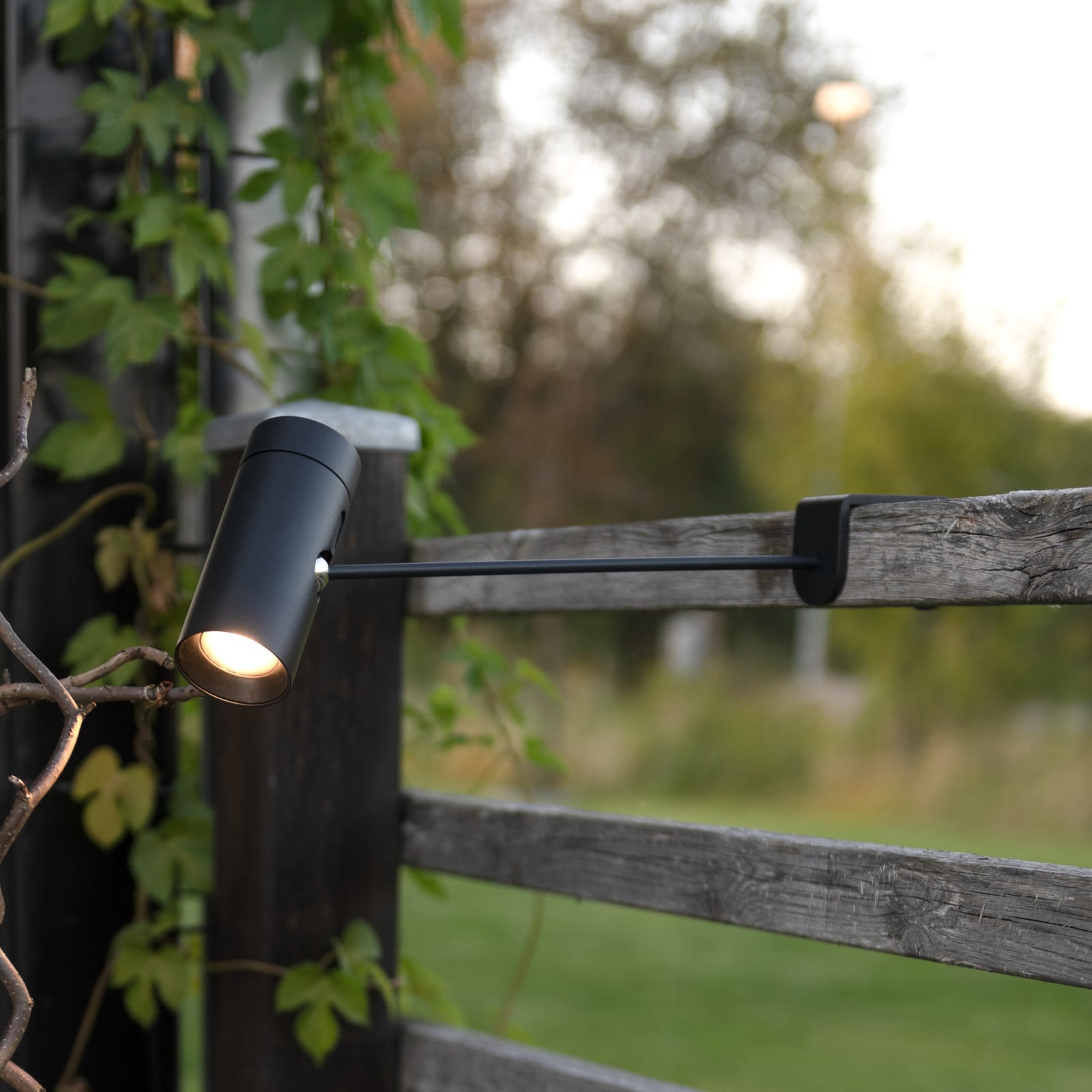 LED oppladbar bordlampe Multi aluminium svart bakside