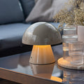 LED oppladbar bordlampe Nevijo grå Ø18 cm dimbar USB forfra