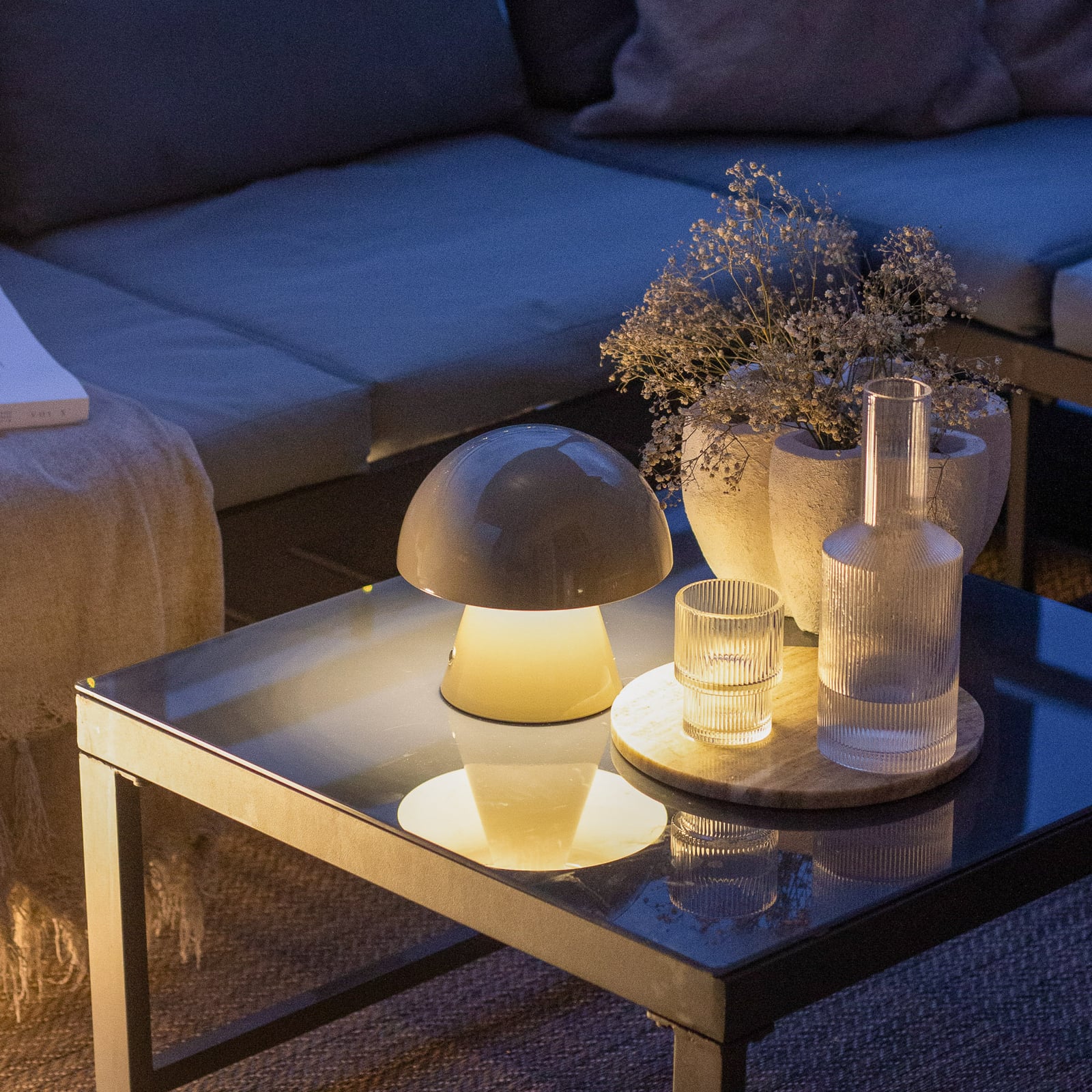 LED oppladbar bordlampe Nevijo grå bakside