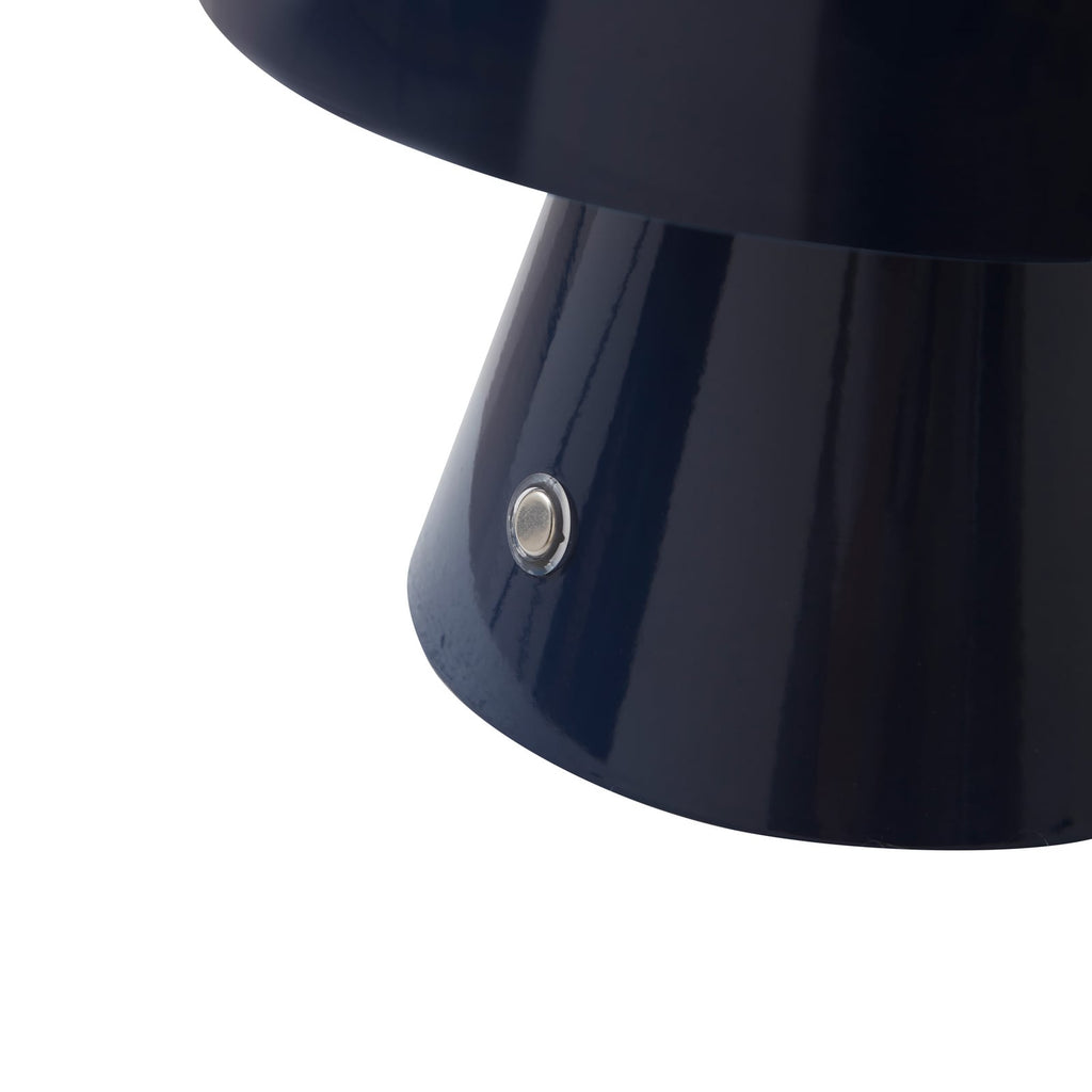 LED oppladbar bordlampe Nevijo mørkeblå detalj av USB-C kabel