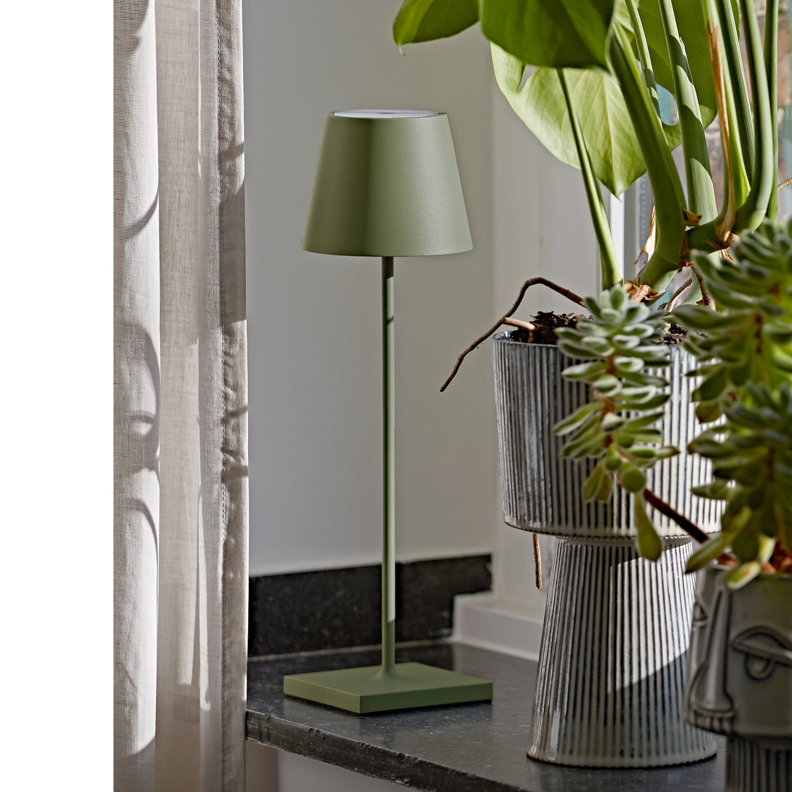 LED oppladbar bordlampe Nuindie dimbar grønn IP54 - Sigor forfra