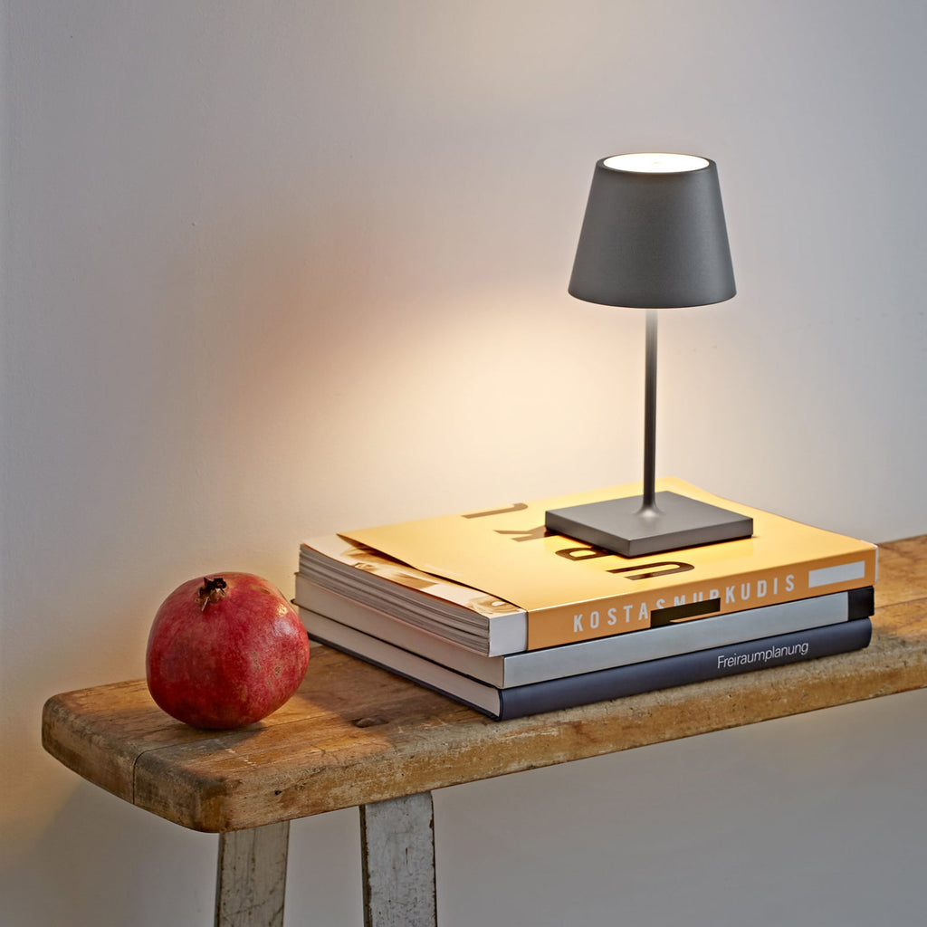 LED oppladbar bordlampe Nuindie mini dimbar grafitt forfra