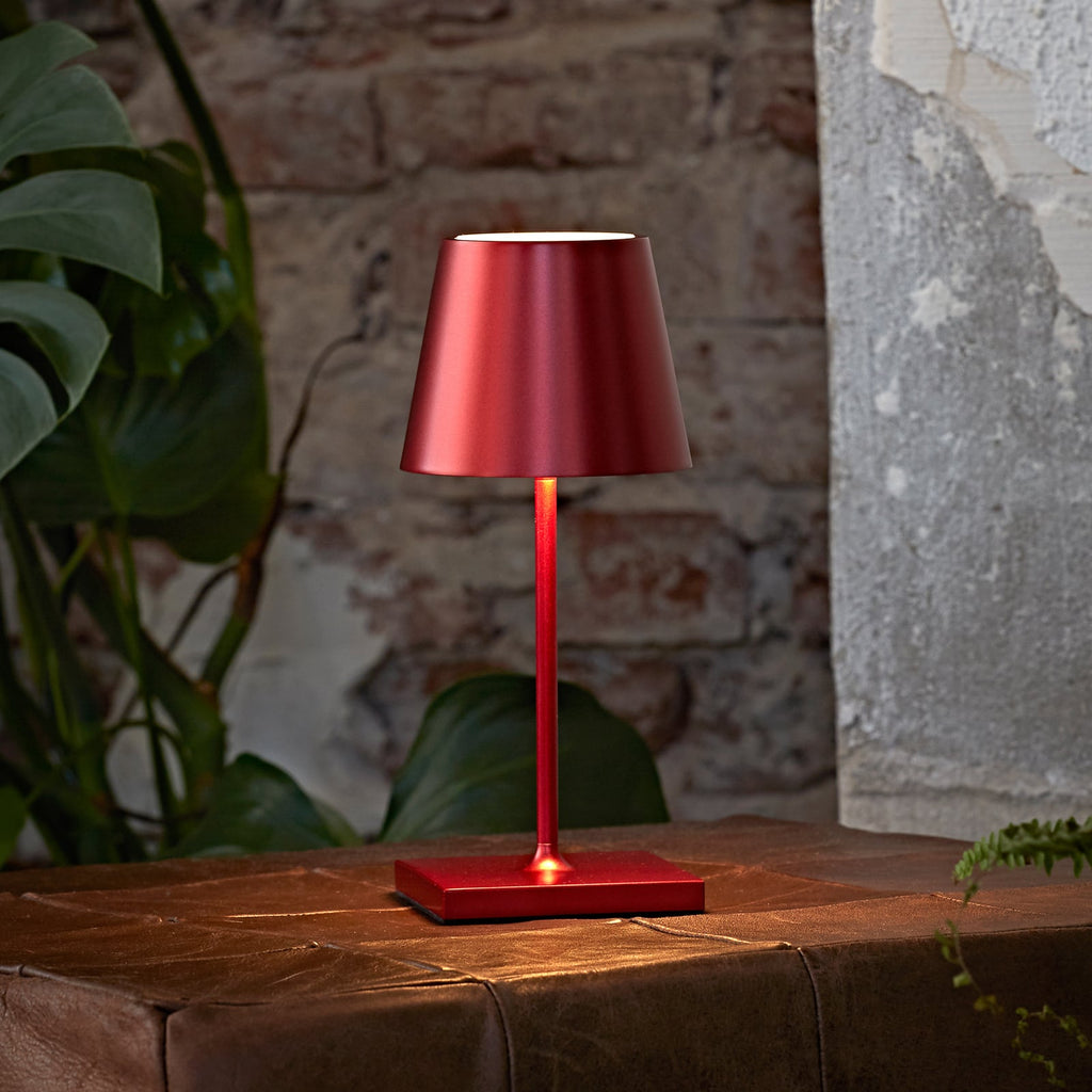 LED oppladbar bordlampe Nuindie mini dimbar rød IP54 forfra