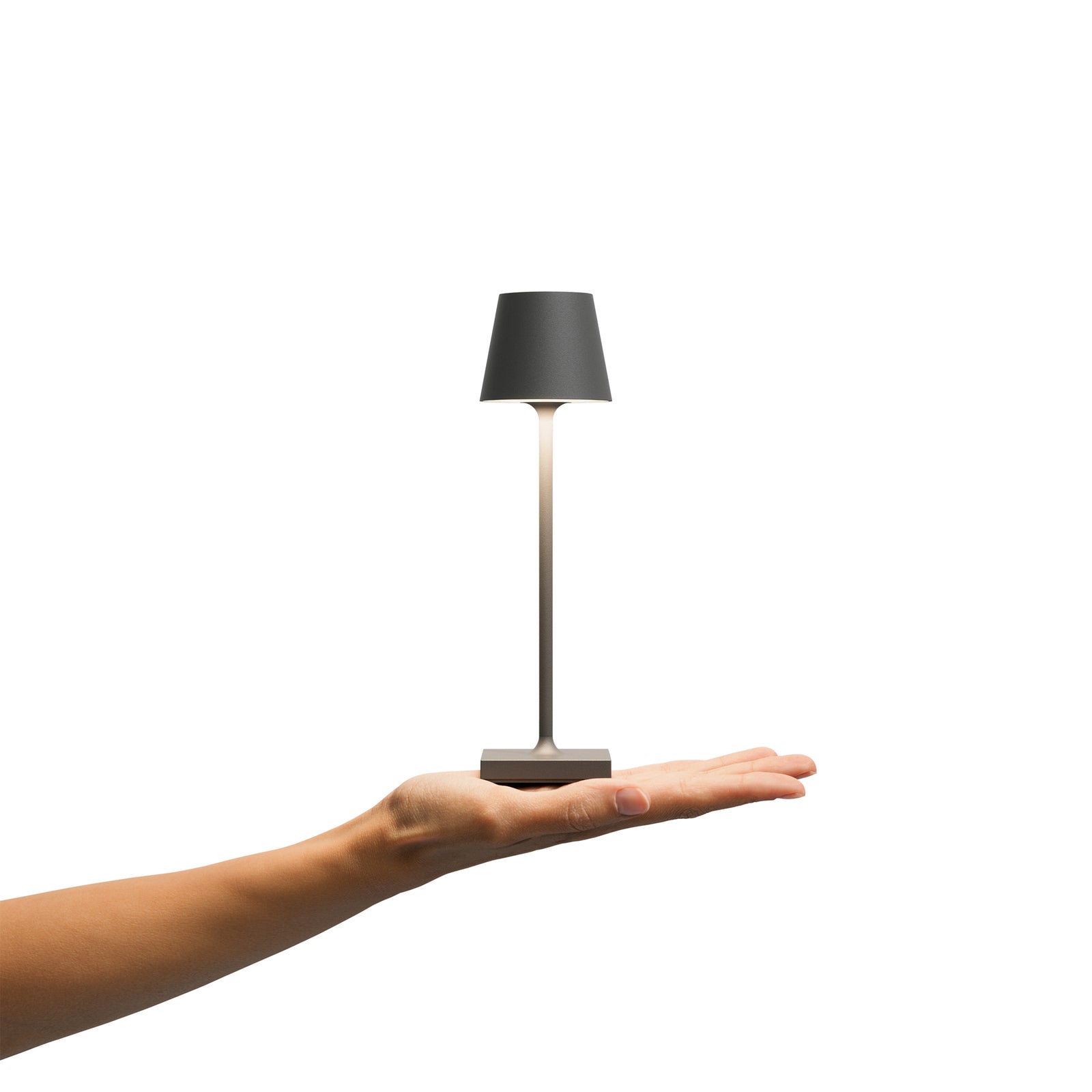 LED oppladbar bordlampe Nuindie pocket grafitt IP54 dimbar nærbilde