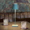 LED oppladbar bordlampe Nuindie dimbar salviagrønn IP54 front