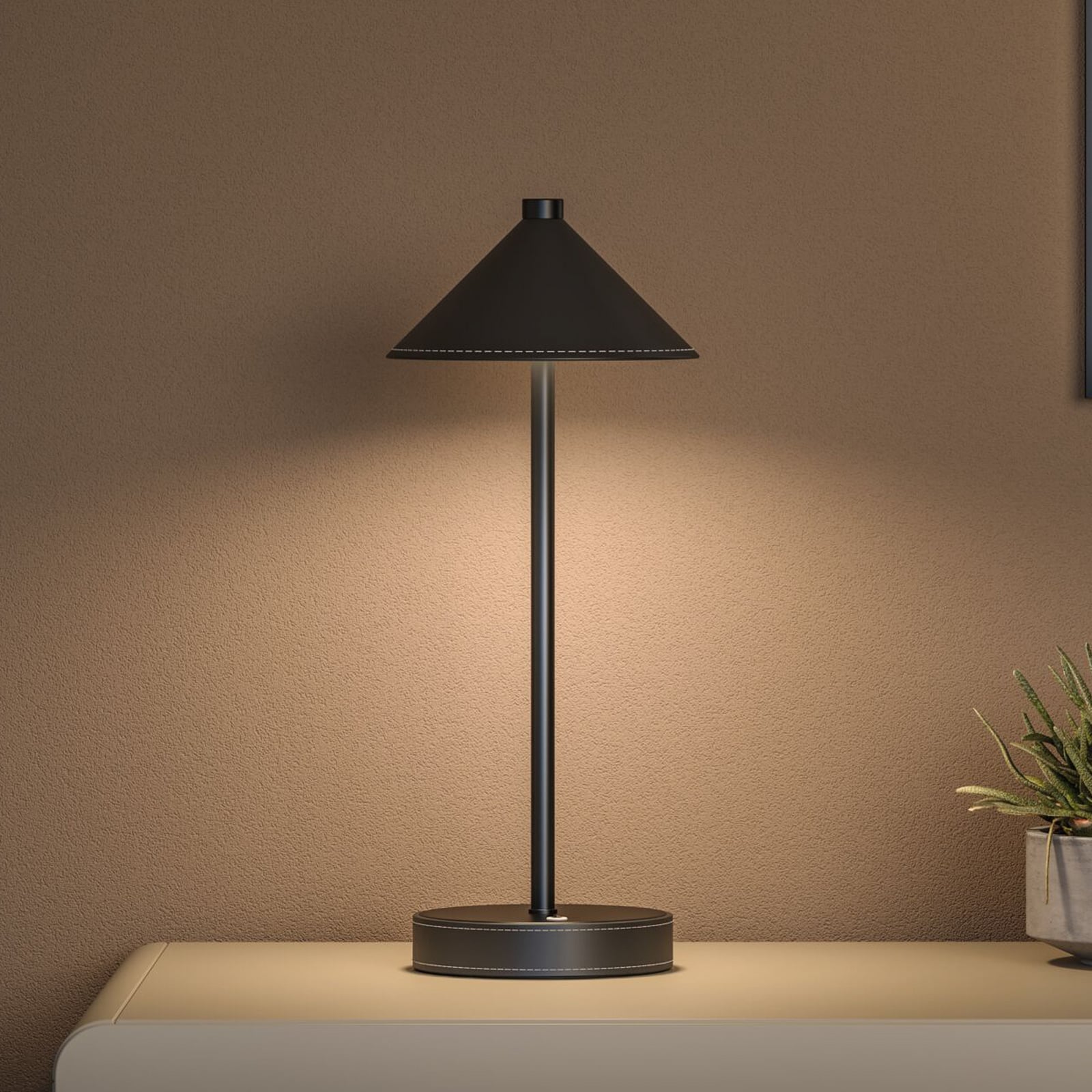 LED oppladbar bordlampe Pellini svart CCT dimbar forfra