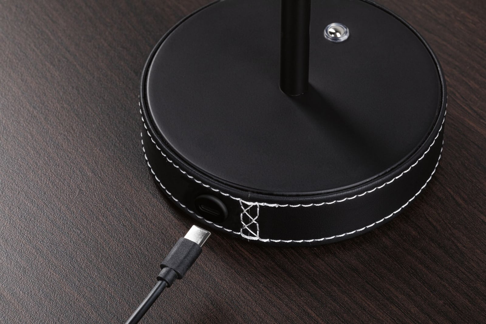 LED oppladbar bordlampe Pellini svart CCT dimbar med justerbar lysfarge