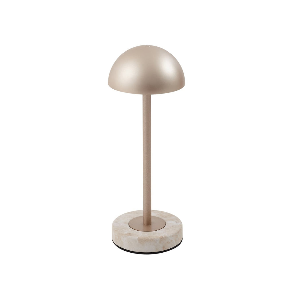 LED oppladbar bordlampe Pippin gull/travertin montert på terrasse