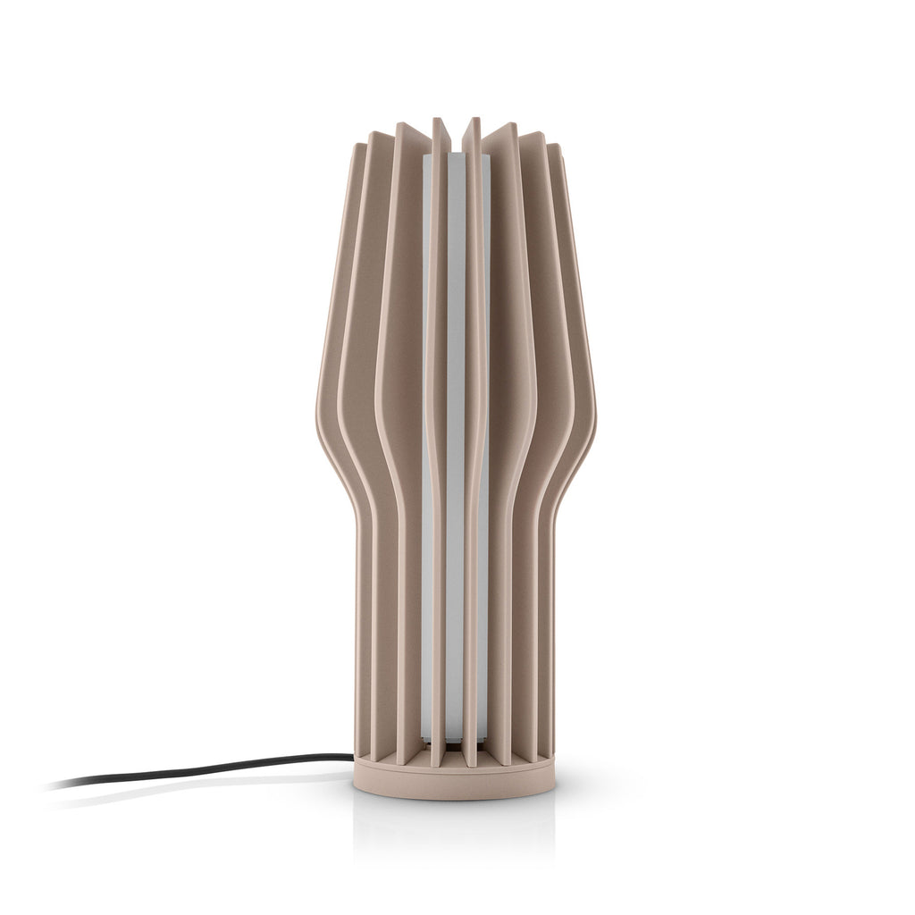 LED oppladbar bordlampe RADIANT beige dimbar IP44 nærbilde av lampe
