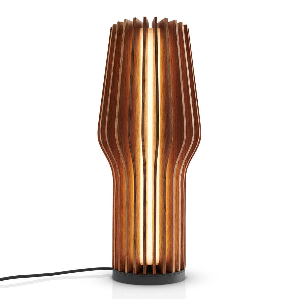 Nærbilde av dimmeknapp på LED oppladbar bordlampe RADIANT eik dimbar Ø9,5 cm
