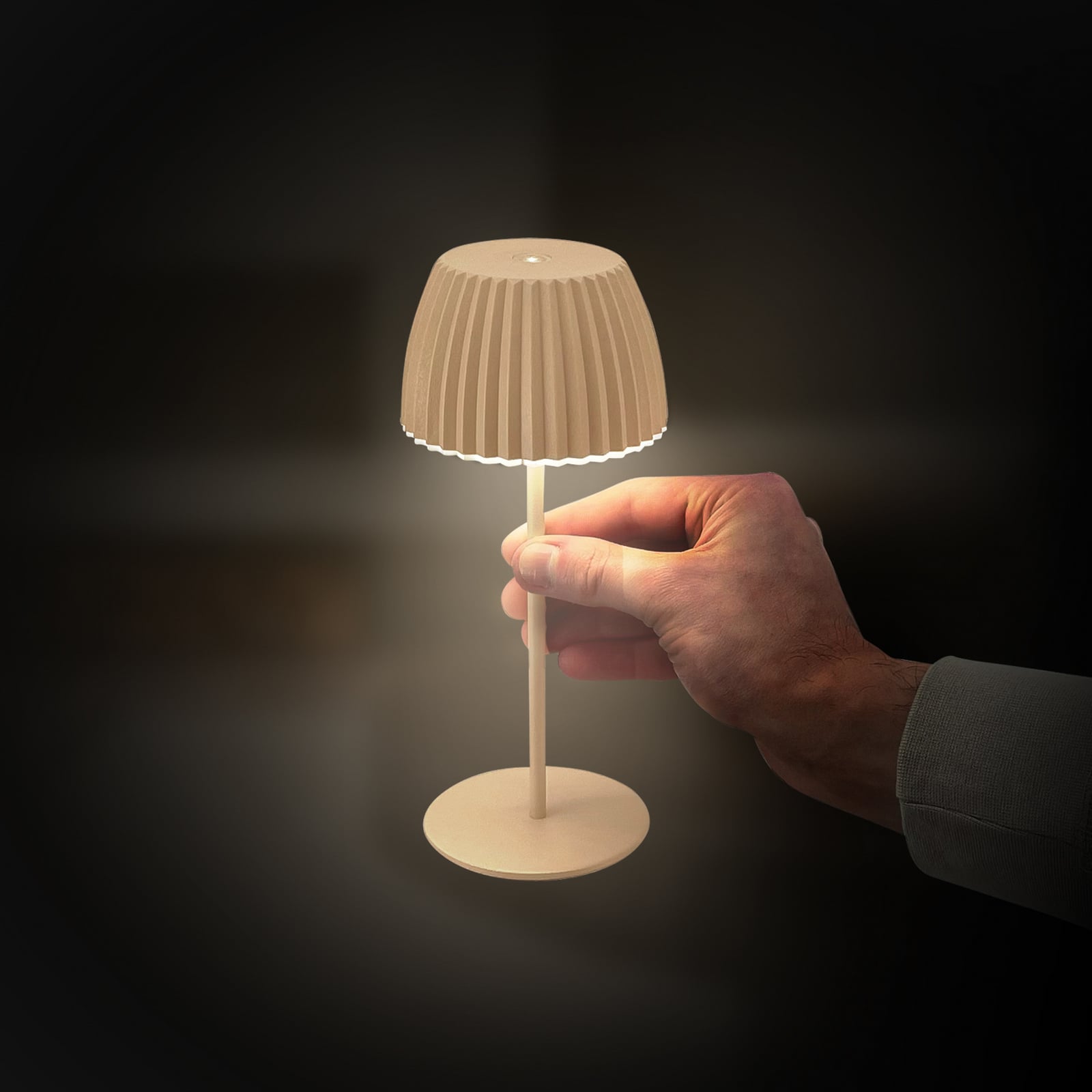 LED oppladbar bordlampe Riffle beige dimbar IP44 touchdimmer detalj