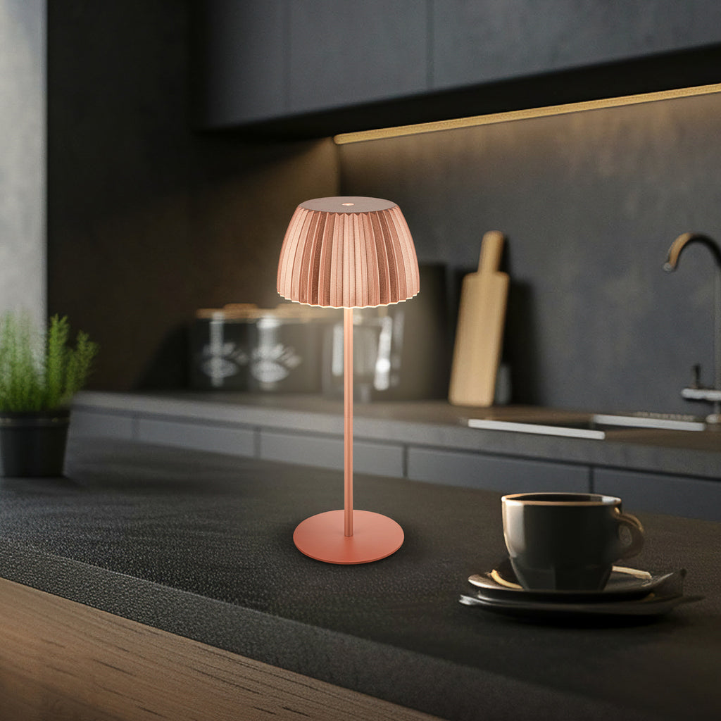 Detaljbilde av LED oppladbar bordlampe Riffle dimbar kobber 36 cm IP44