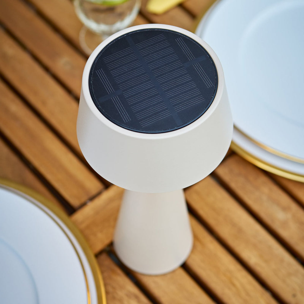 LED oppladbar bordlampe Solino dimbar beige lading via USB-C