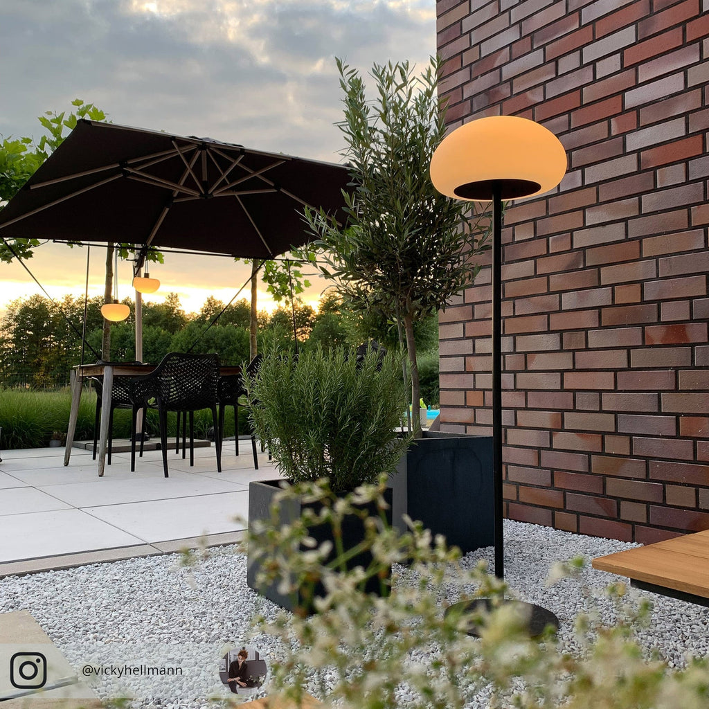 LED oppladbar bordlampe Sponge table Ø20 cm IP65 i hånd