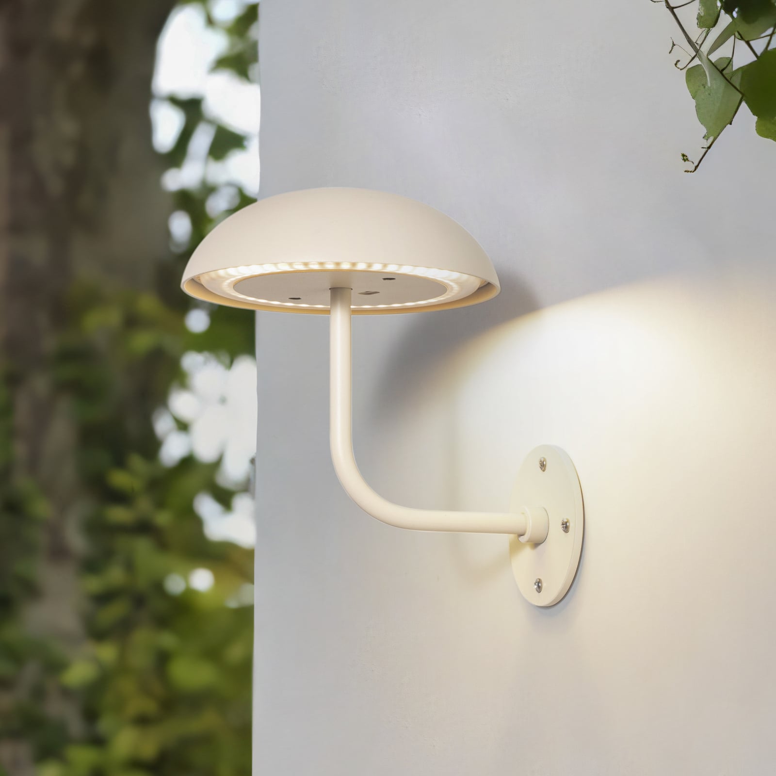 LED oppladbar bordlampe Thenra dimbar beige IP65 bakside