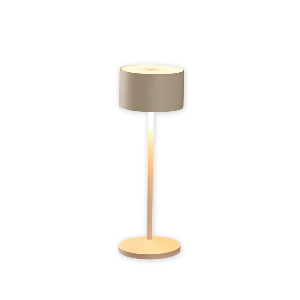 LED oppladbar bordlampe Veluna beige 3-pk CCT IP44 montert på bord