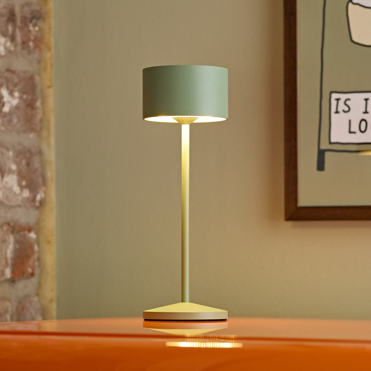 LED oppladbar bordlampe Veluna grønn forfra