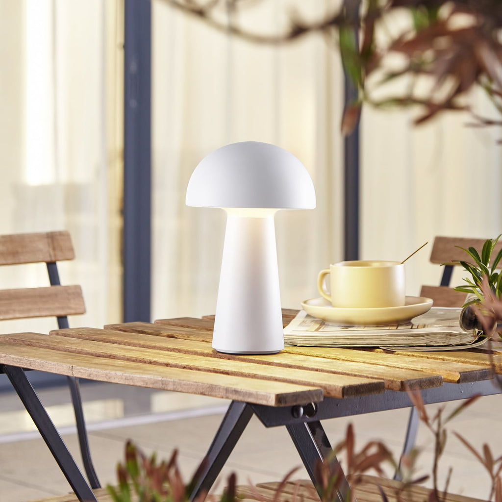 LED oppladbar bordlampe Zyre hvit IP44 berøringsdimmer forfra