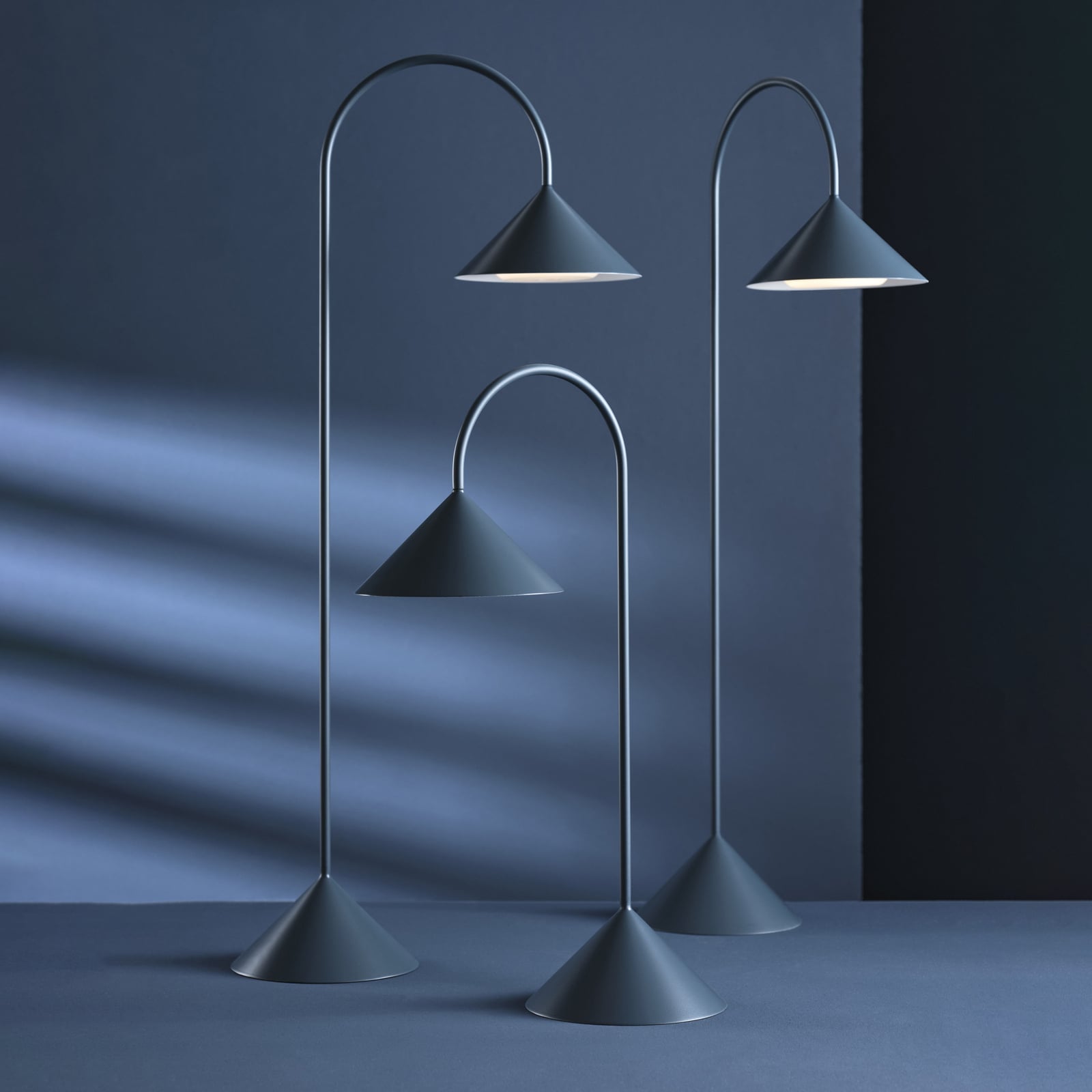 LED oppladbar gulvlampe Grasp dimbar petrol 72 cm IP44 med USB-kabel