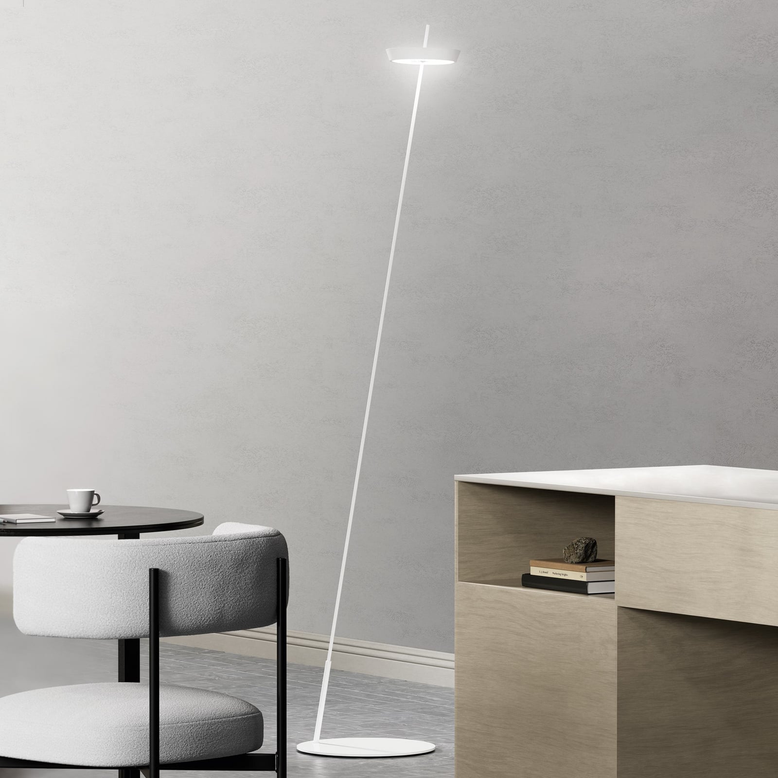 LED oppladbar gulvlampe Mahina hvit CCT dimbar 130 cm forfra