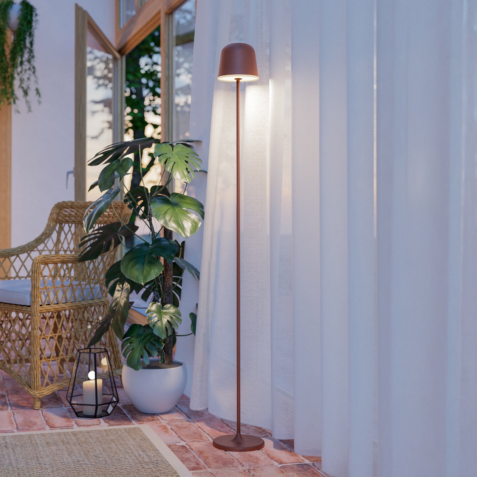 Montert LED oppladbar gulvlampe Mannera-L dimbar CCT H140 cm IP54 EGLO på terrasse