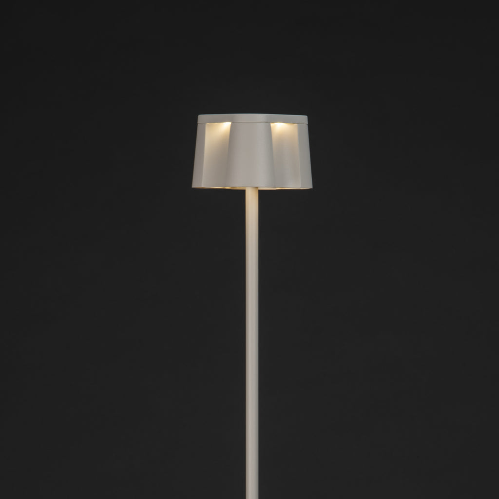 LED oppladbar gulvlampe Nice aluminium hvit IP54 dimbar CCT nærbilde