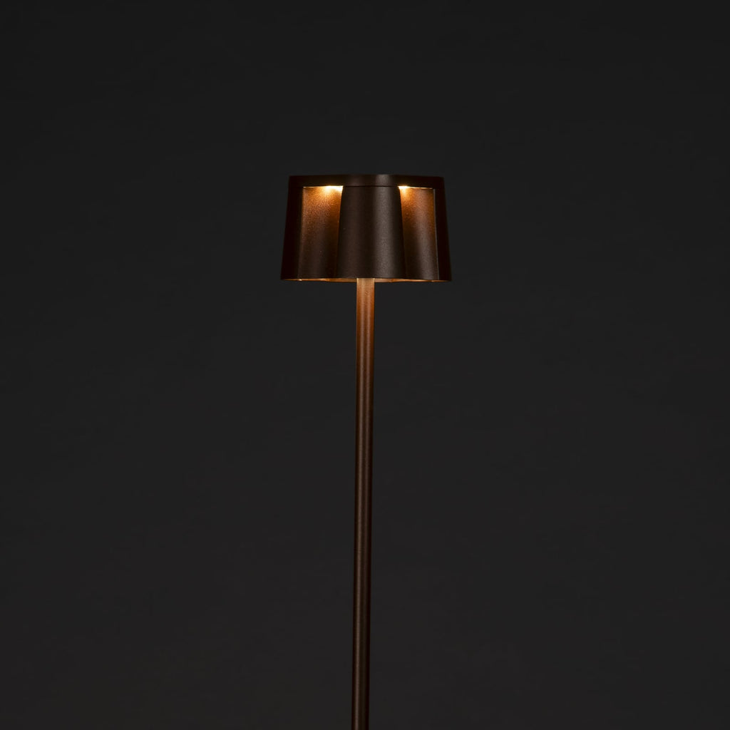 Detalj av LED oppladbar gulvlampe Nice rustfarget aluminium IP54 CCT