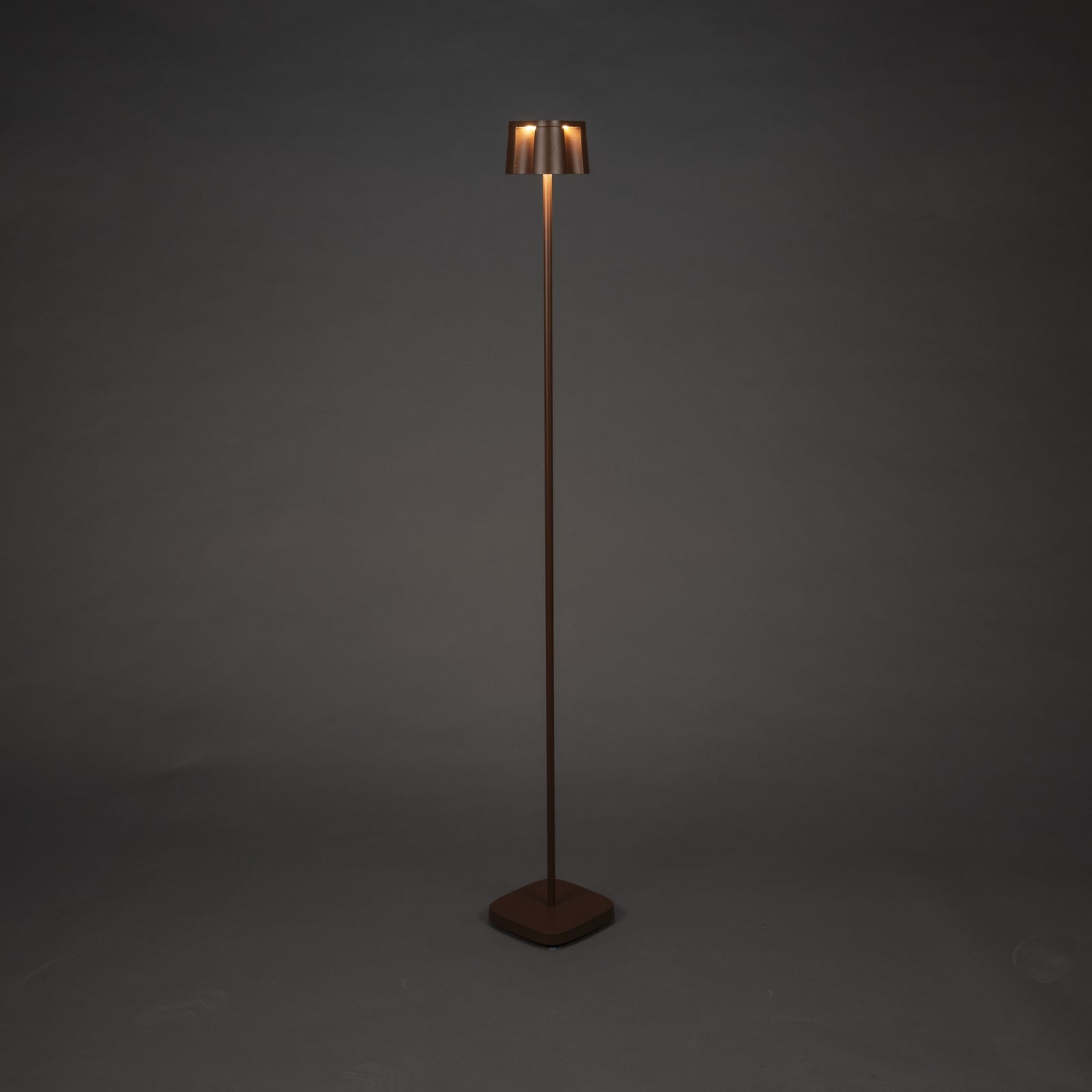 LED oppladbar gulvlampe Nice rustfarget aluminium IP54 CCT montert utendørs