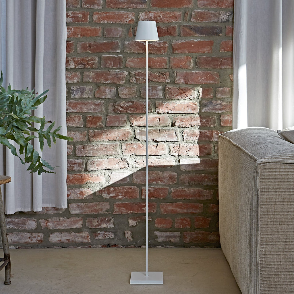 LED oppladbar gulvlampe Nuindie dimbar hvit forfra