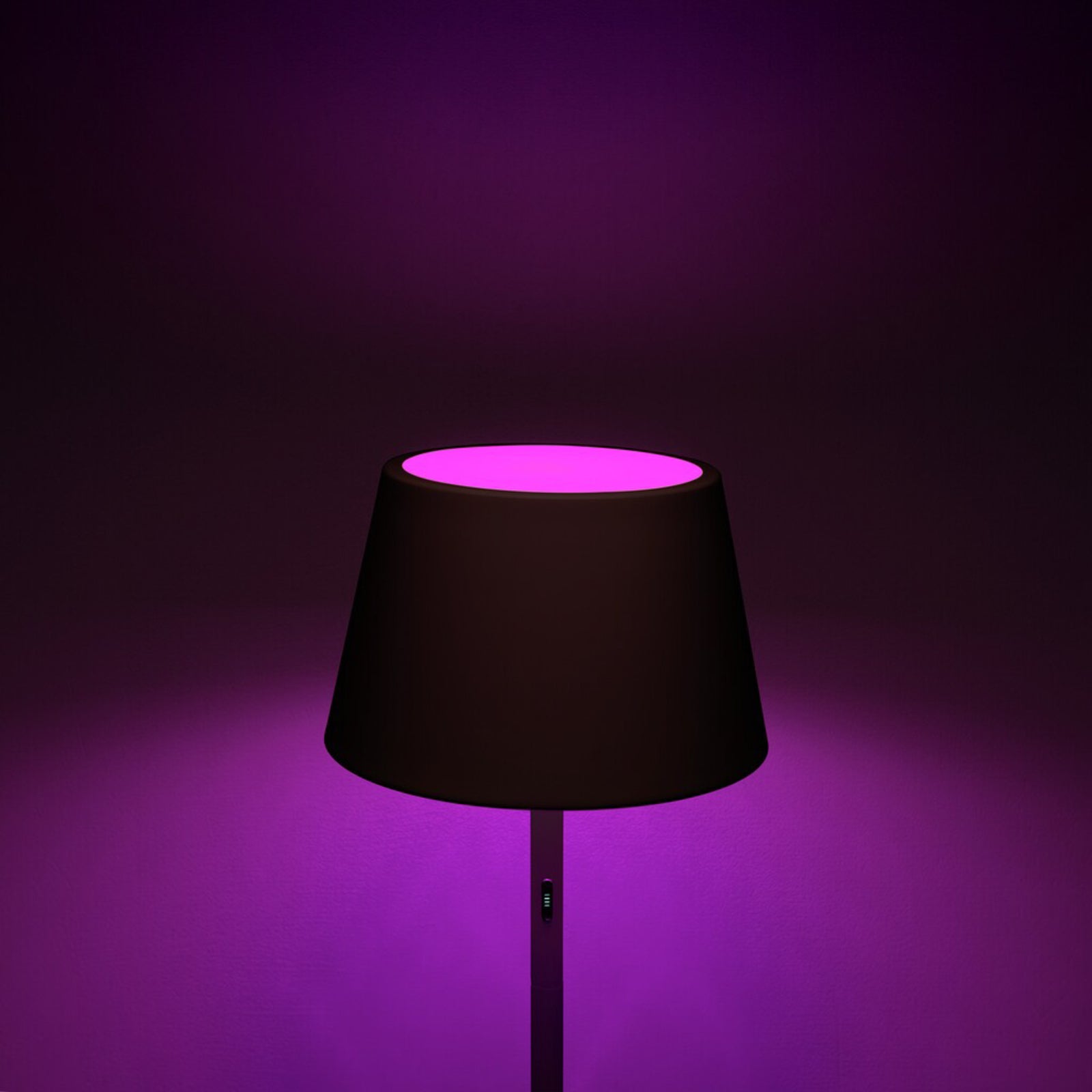 LED oppladbar gulvlampe Pomezia svart 150 cm IP54 i RGB-farger