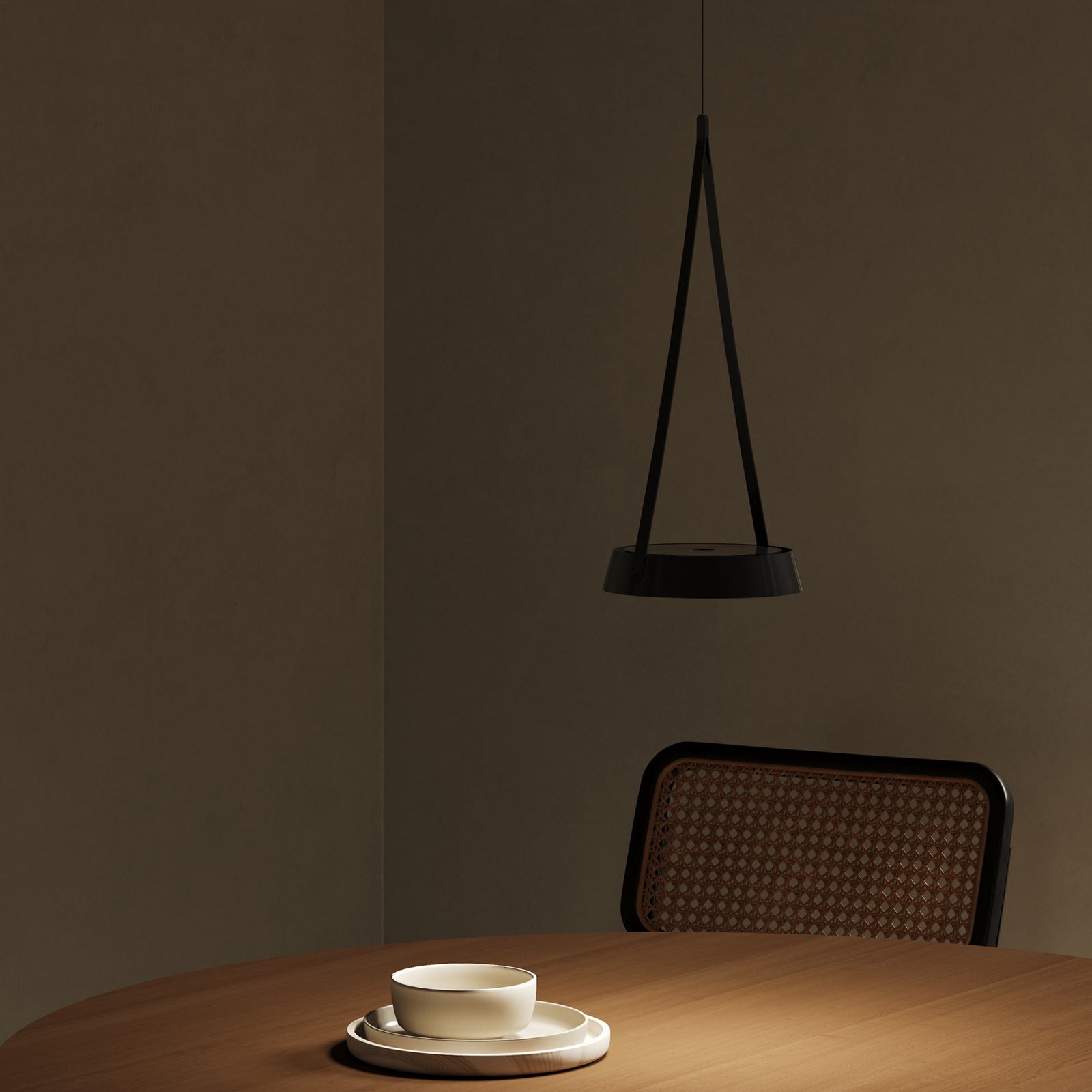 LED oppladbar pendellampe Mahina svart bakside