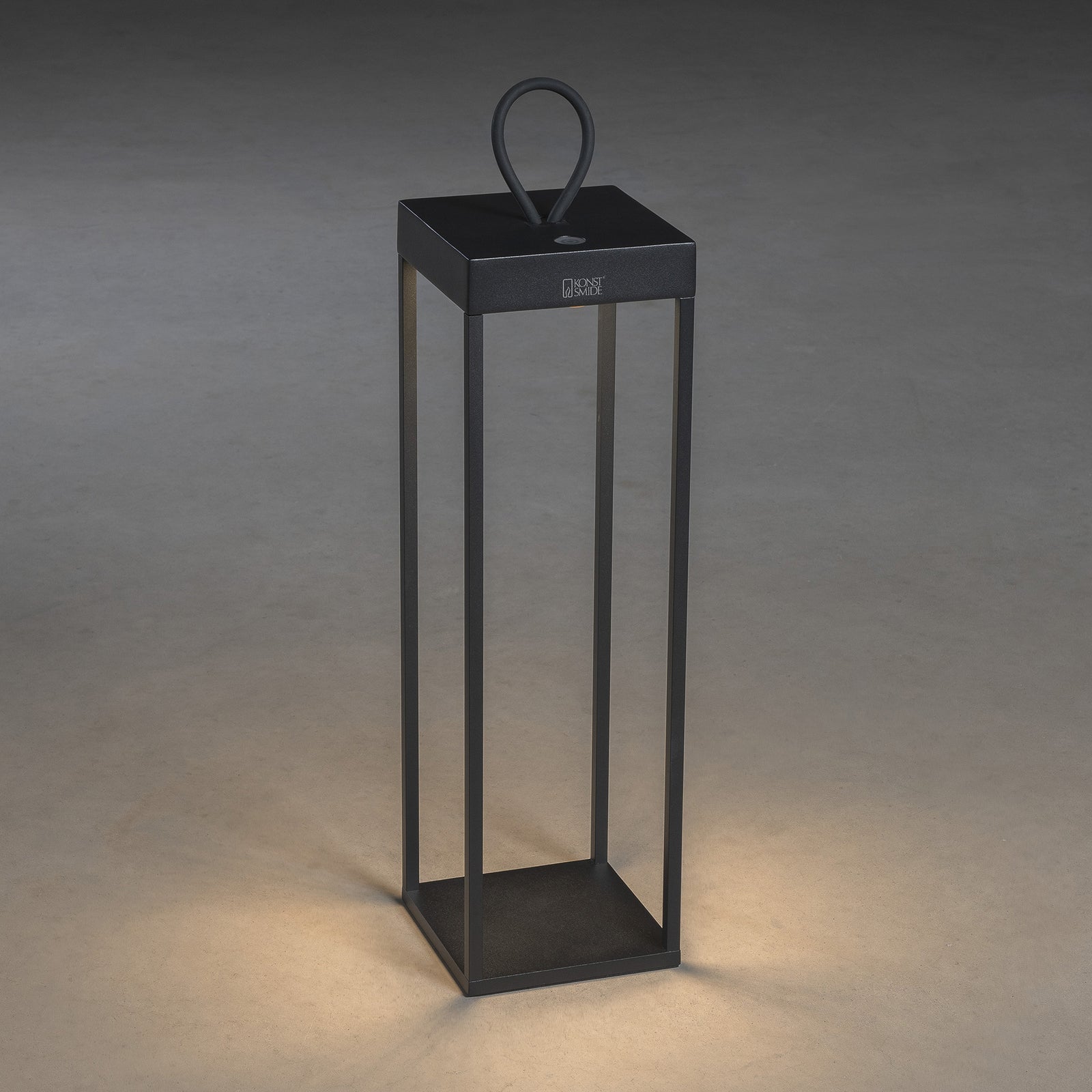 LED oppladbar utelampe Ravello dimbar CCT svart IP54 montert ute