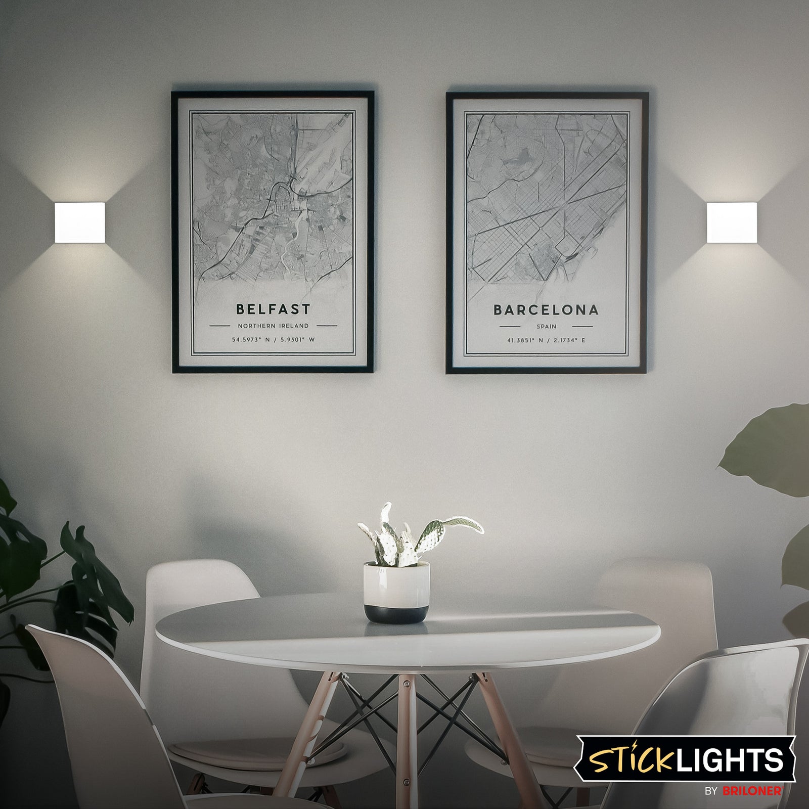 LED oppladbar vegglampe Barro hvit med bevegelsessensor lys i bruk