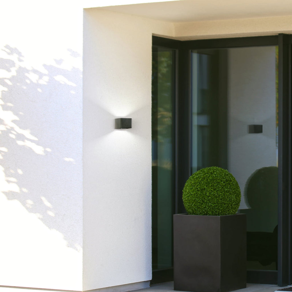 LED oppladbar vegglampe Magnetic svart med bevegelsessensor IP44 - FH Lighting bakside
