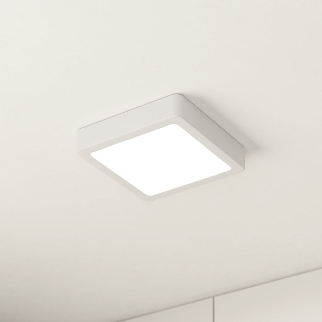 LED påbyggingspanel Fueva 5 hvit 16x16 cm 11W varmhvit forfra