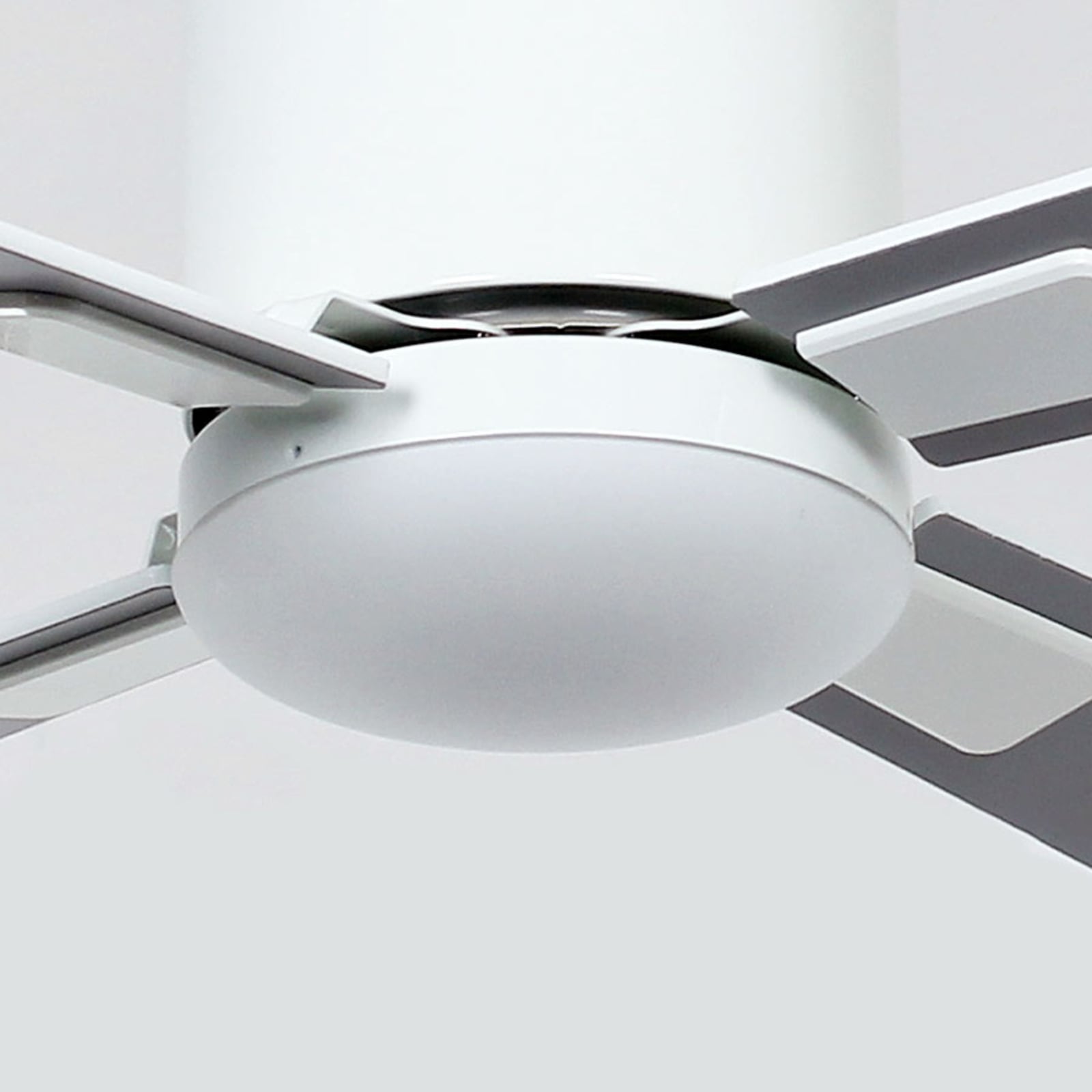 LED-påbyggingslampe for takvifte Eco Concept hvit dimbar 18W CasaFan forfra