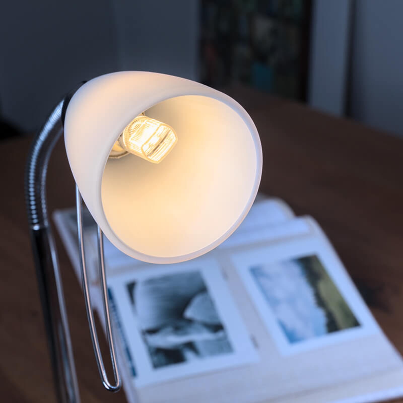 LED-pære G9 3,8W 2700K varmhvit 470 lm klar OSRAM bakside