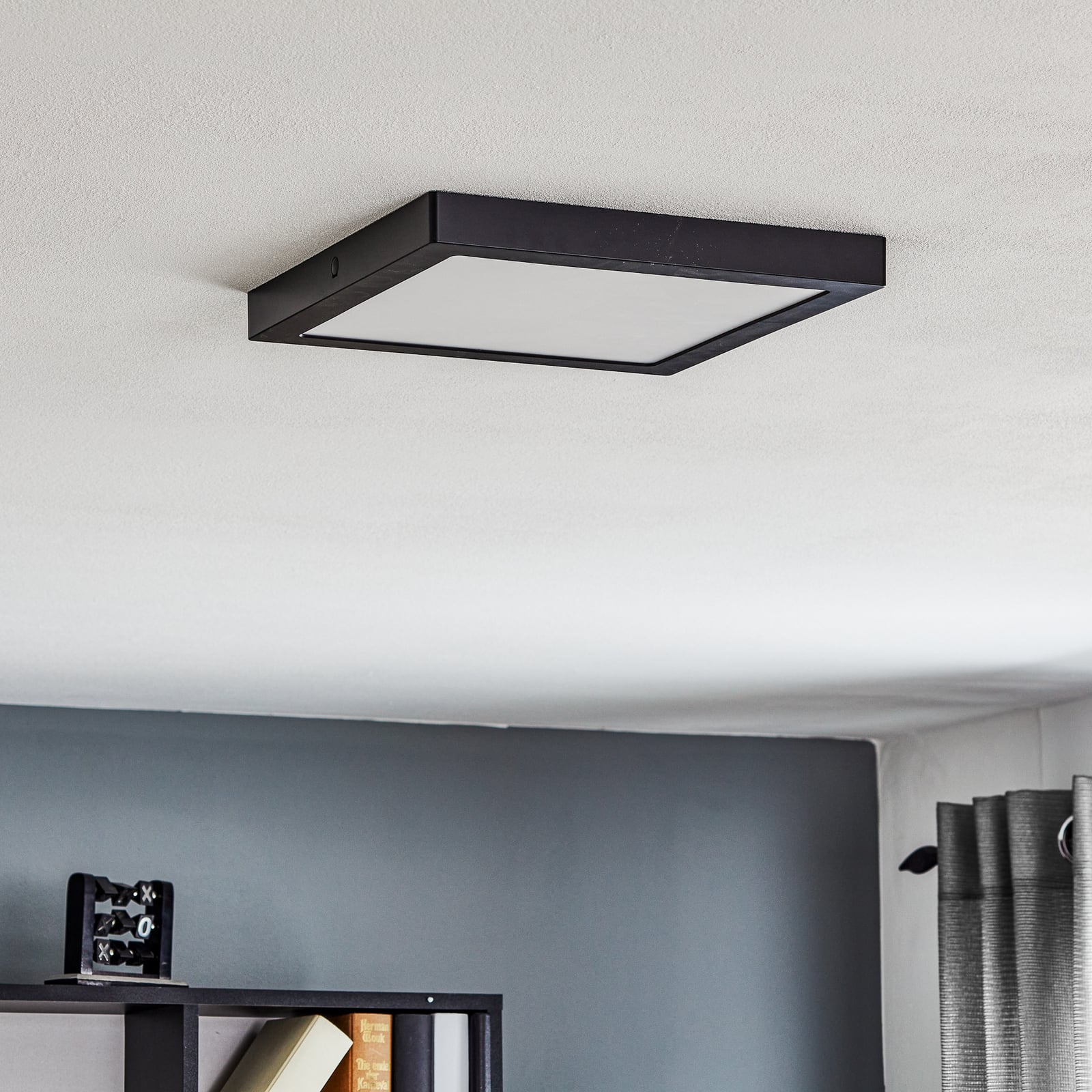 Detalj av LED-panel Abia svart 30x30 cm 22W 2700K varmhvit