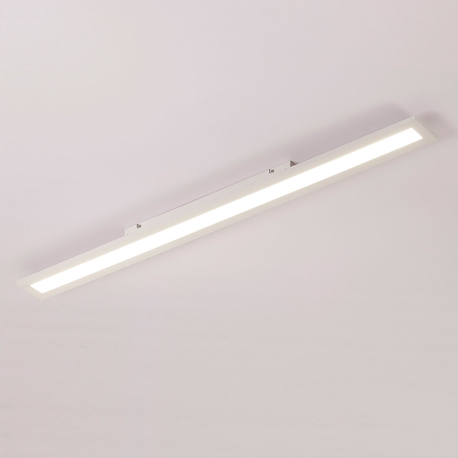 LED-panel Arya dimbar fjernkontroll i bruk